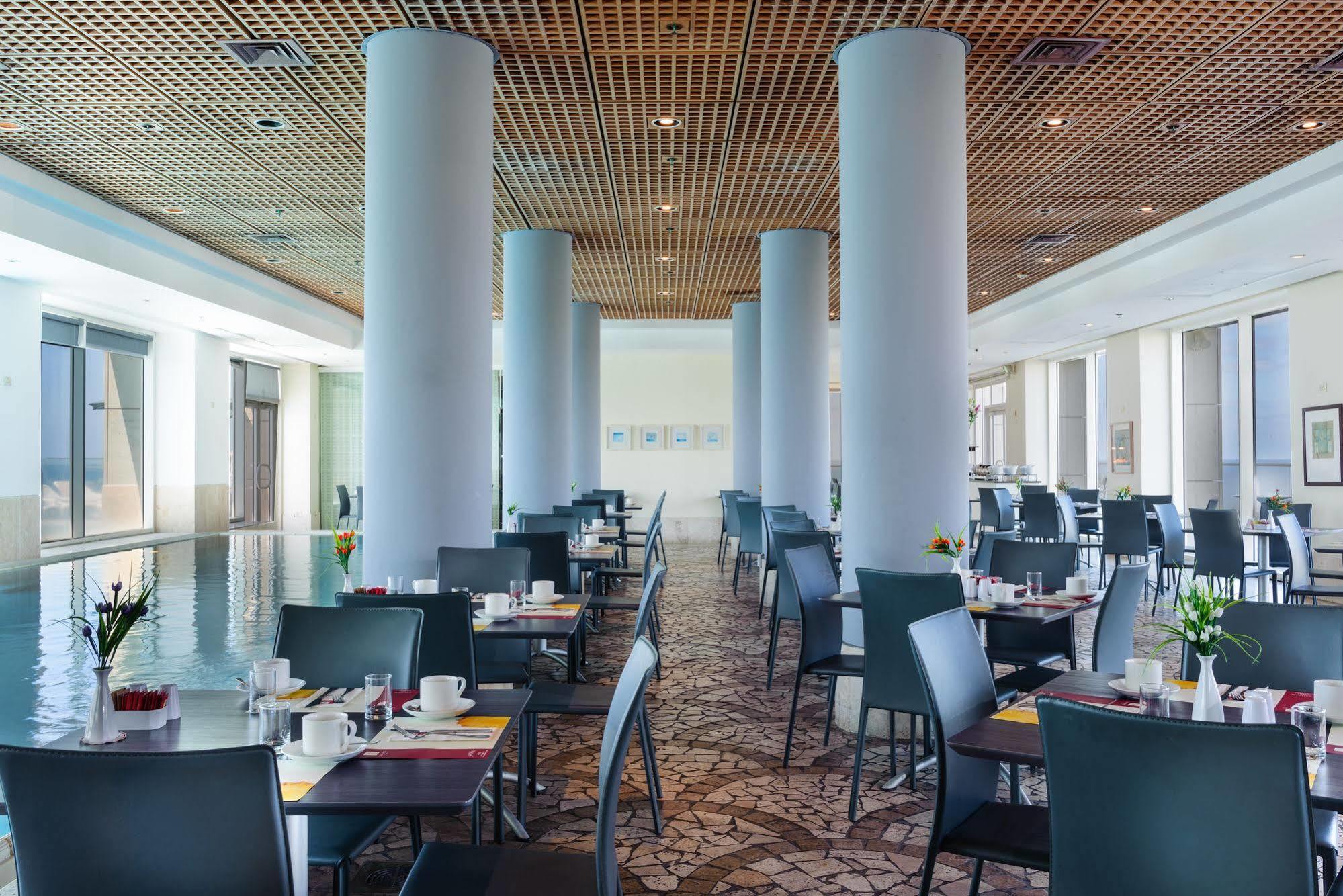 Arena Hotel By The Beach Bat Yam Exterior photo
