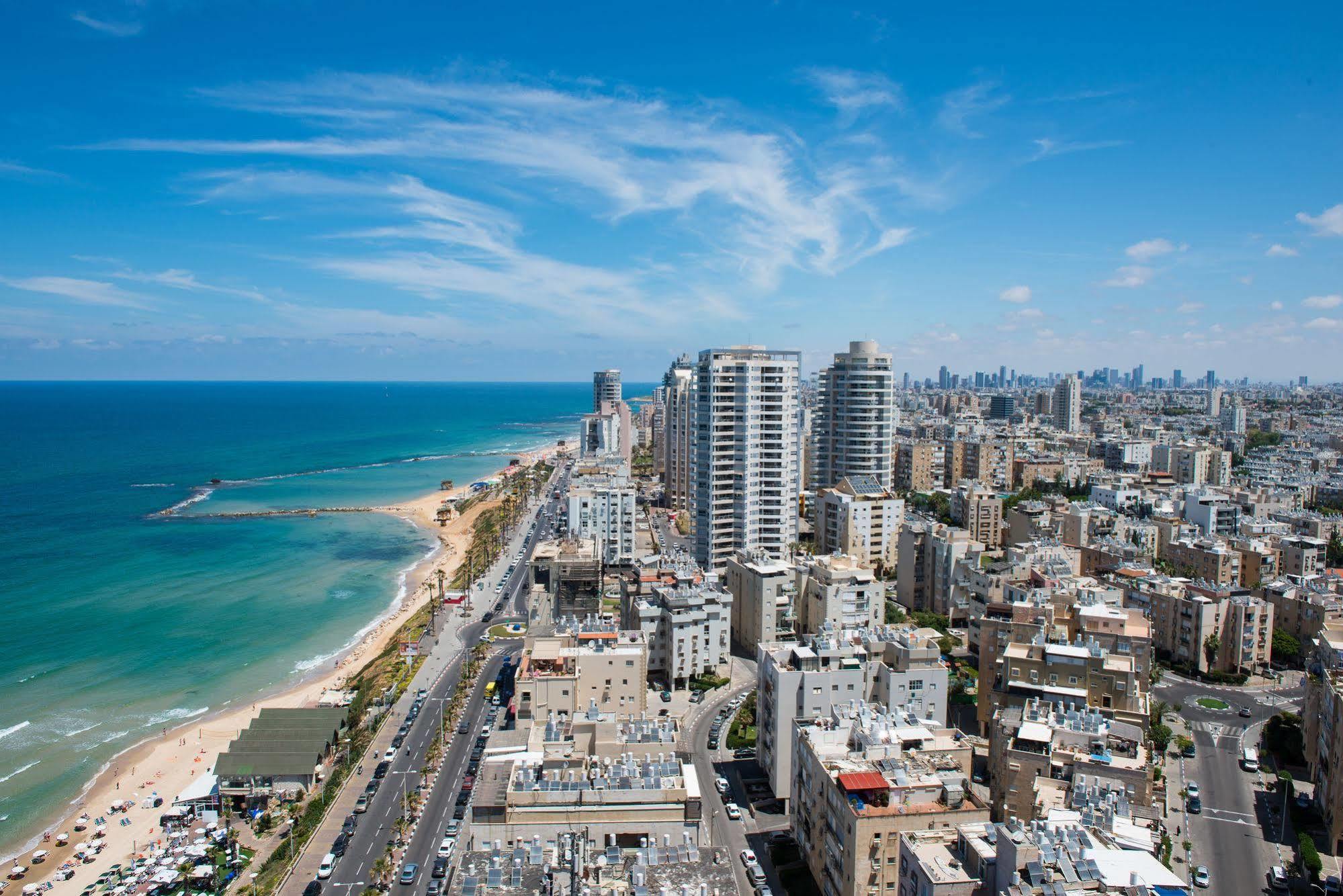 Arena Hotel By The Beach Bat Yam Exterior photo
