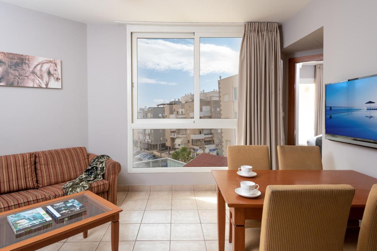 Arena Hotel By The Beach Bat Yam Exterior photo