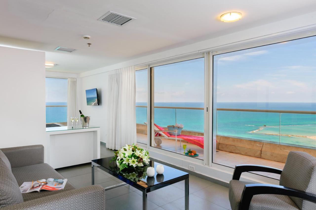 Arena Hotel By The Beach Bat Yam Exterior photo