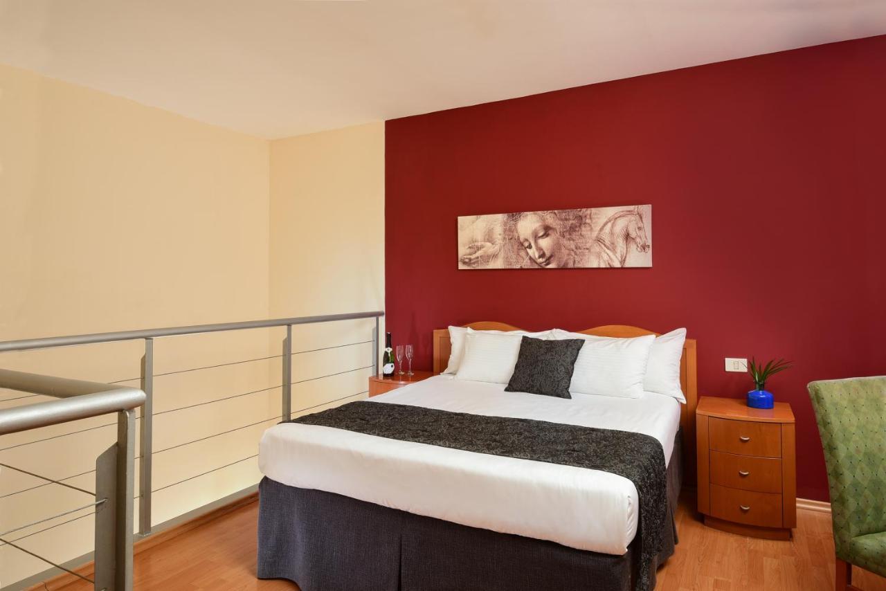 Arena Hotel By The Beach Bat Yam Exterior photo